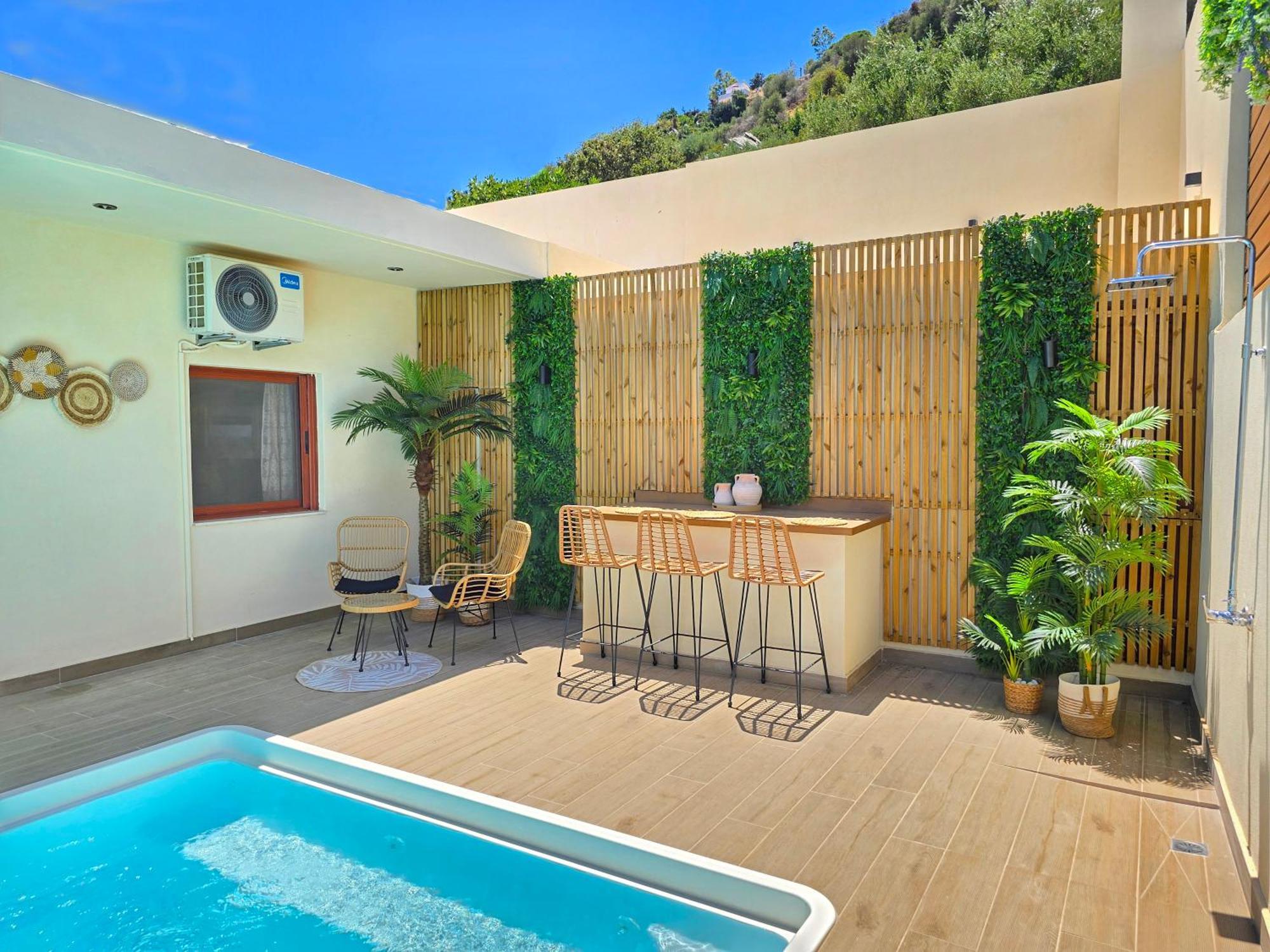 Villa Balcony, Cozy Villa With Amazing View Rodhia  Екстер'єр фото