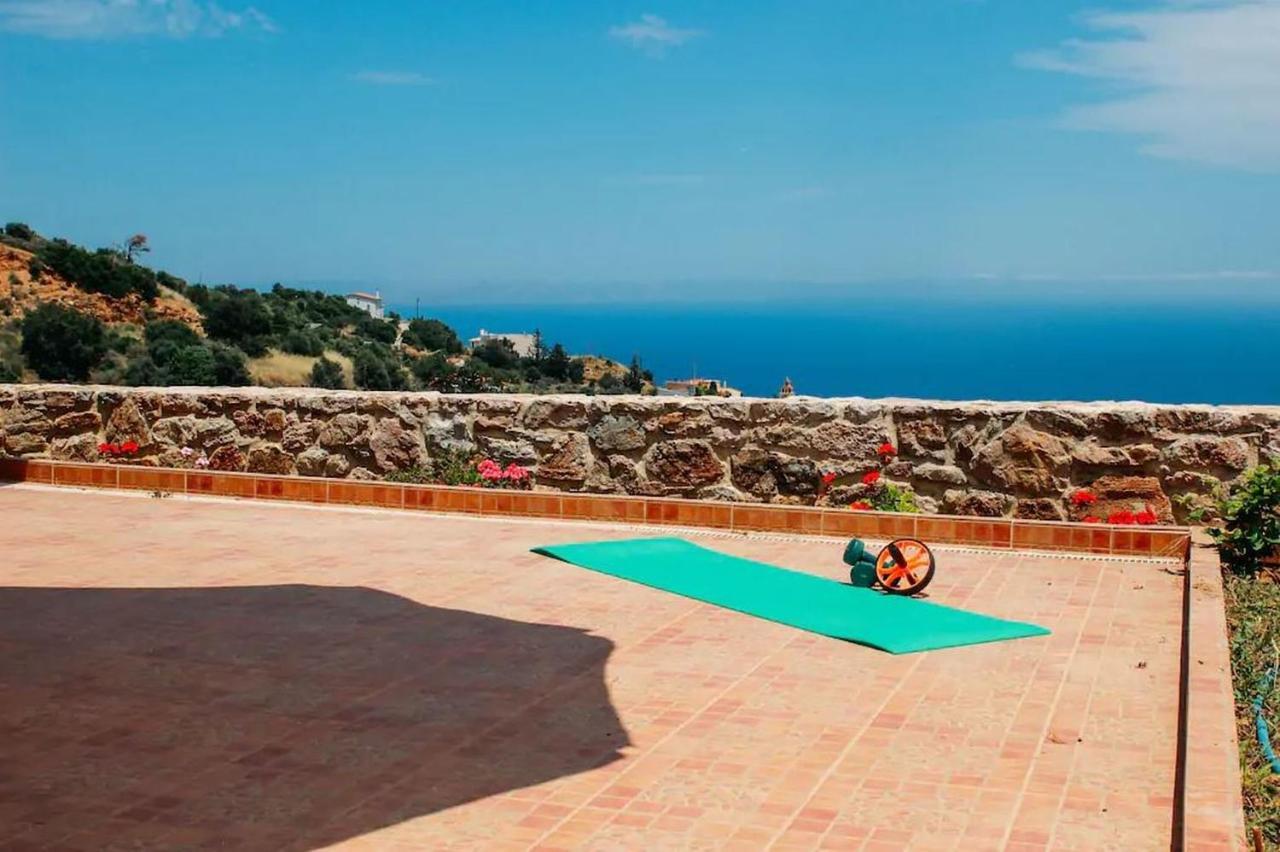 Villa Balcony, Cozy Villa With Amazing View Rodhia  Екстер'єр фото