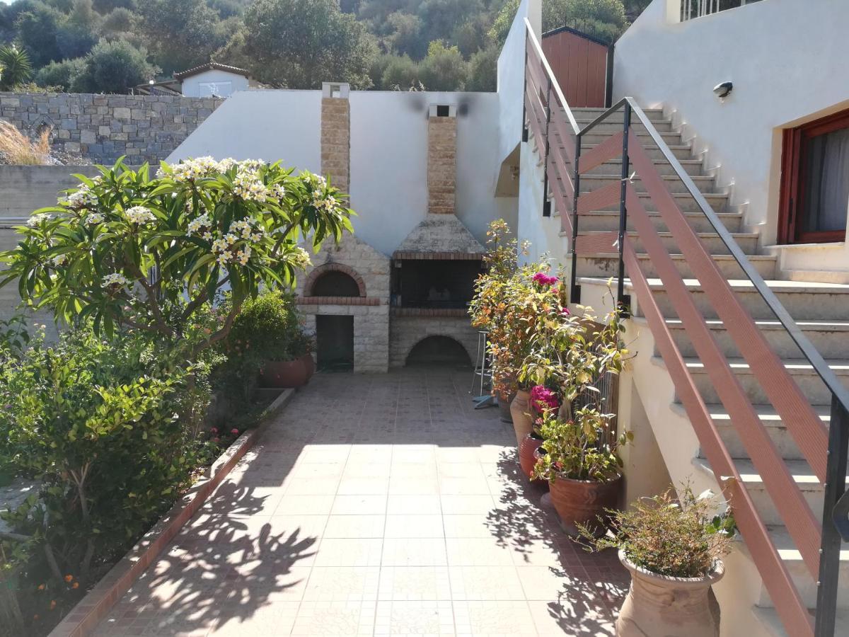 Villa Balcony, Cozy Villa With Amazing View Rodhia  Екстер'єр фото